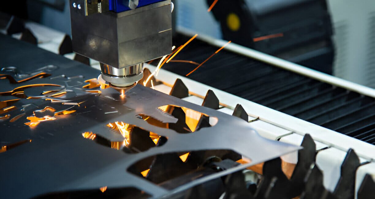 Corte de chapa de inox com precisão: veja como fazer